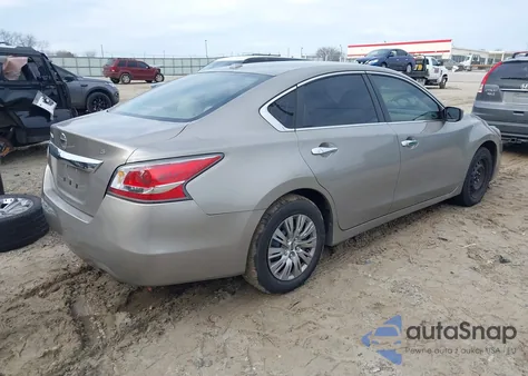 2015 Nissan Altima 2.5/2.5 S/2.5 Sl/2.5 Sv z USA, uszkodzony, nr VIN 1N4AL3AP9FN341262